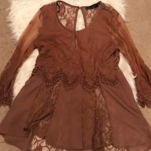 BKE boutique lace 3/4 sleeve